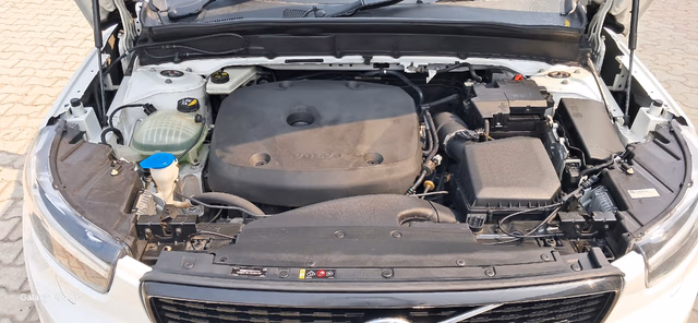 Volvo Volvo XC40 view 4