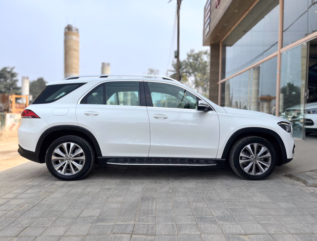 Mercedes-Benz Mercedes-Benz GLE view 3