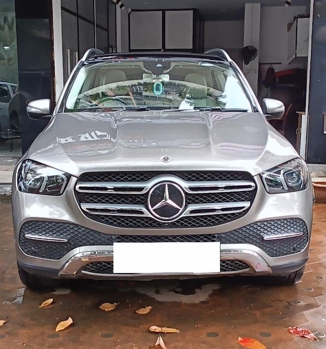 Mercedes-Benz Mercedes-Benz GLE view 2