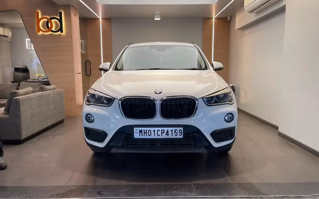 BMW BMW X1 view 2