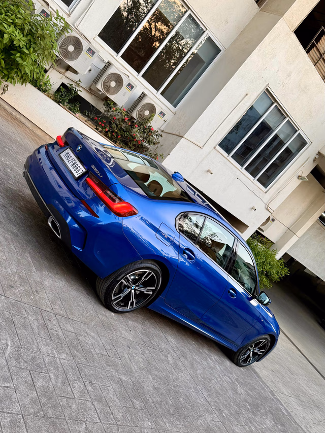 BMW BMW 3 Series view 5