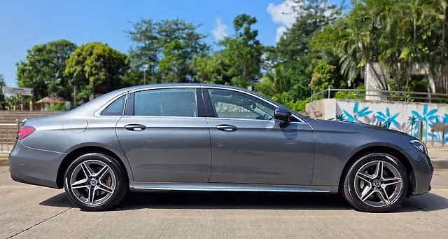 Mercedes-Benz Mercedes-Benz E-Class view 3