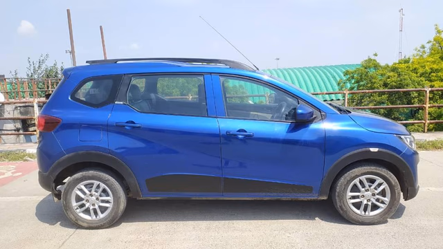 Renault Renault Triber view 3