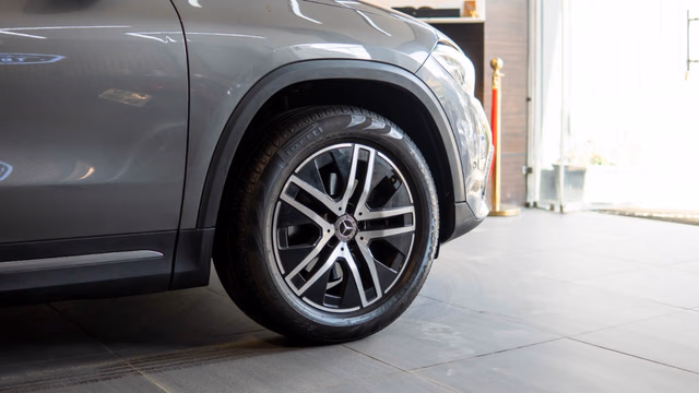 Mercedes-Benz Mercedes-Benz GLA view 5