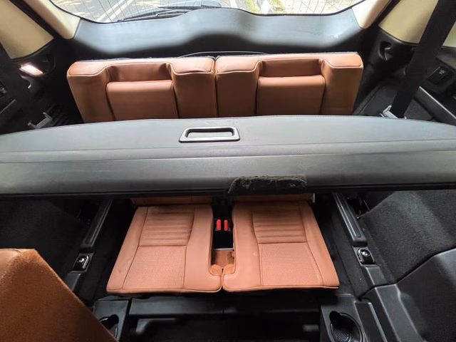 Land Rover Land Rover Discovery 4 view 5