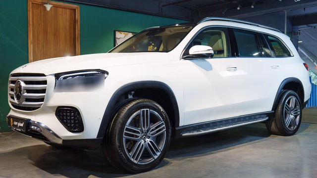 Mercedes-Benz Mercedes-Benz GLS view 4