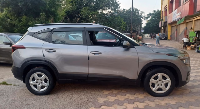 Kia Kia Seltos view 3