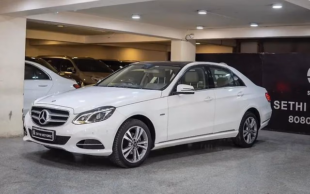 Mercedes-Benz Mercedes-Benz E-Class view 5