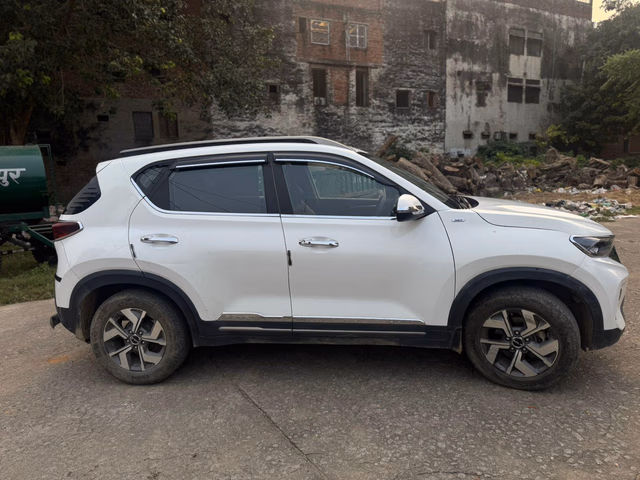 Kia Kia Sonet view 3