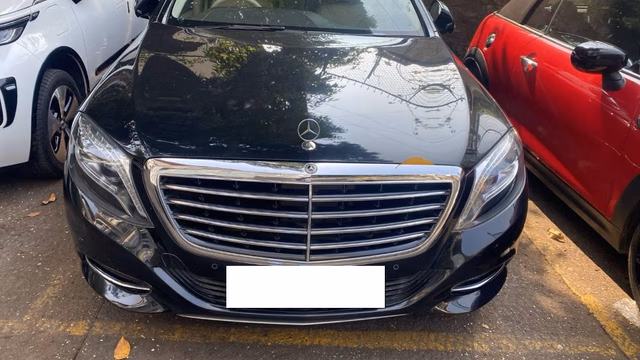 Mercedes-Benz Mercedes-Benz S-Class view 2