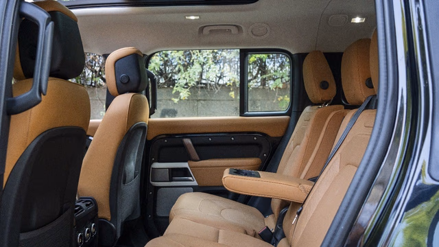 Land Rover Land Rover Defender view 5