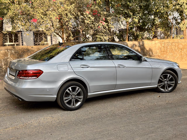 Mercedes-Benz Mercedes-Benz E-Class view 4